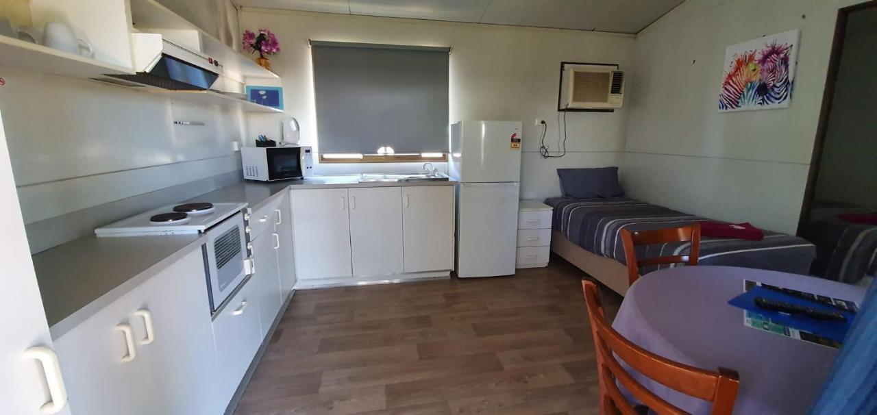 Pinjarra Caravan Park And Cabins 외부 사진