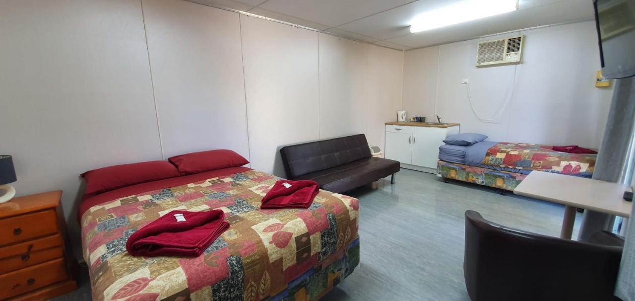 Pinjarra Caravan Park And Cabins 외부 사진